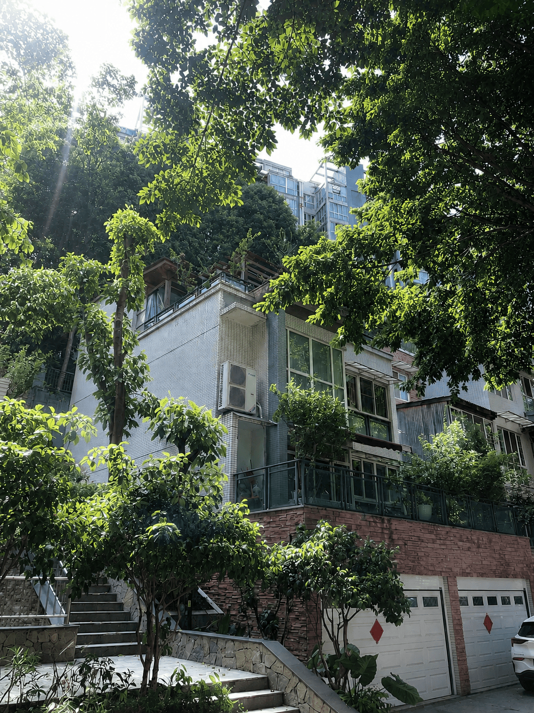 津南岛居岁月从容升级：小小岛老别墅加装蒂升悦行款电梯